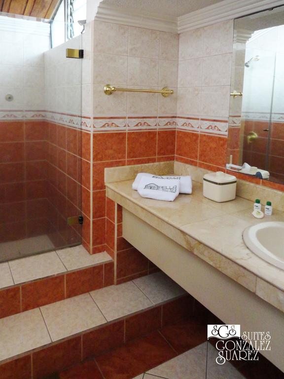 Hotel Suites Gonzalez Suarez Quito Buitenkant foto