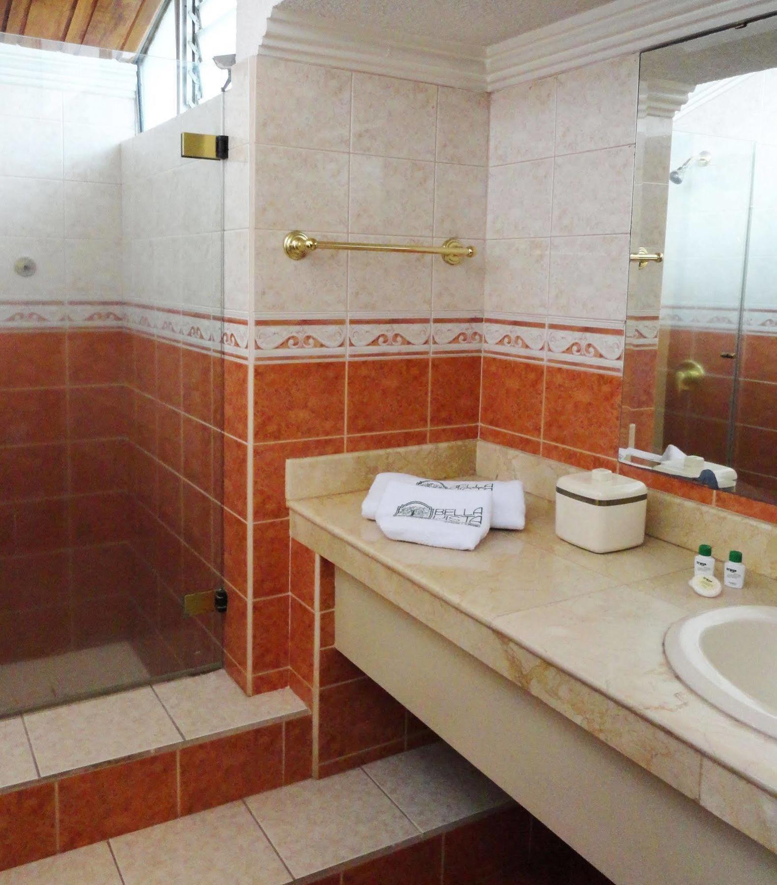Hotel Suites Gonzalez Suarez Quito Buitenkant foto
