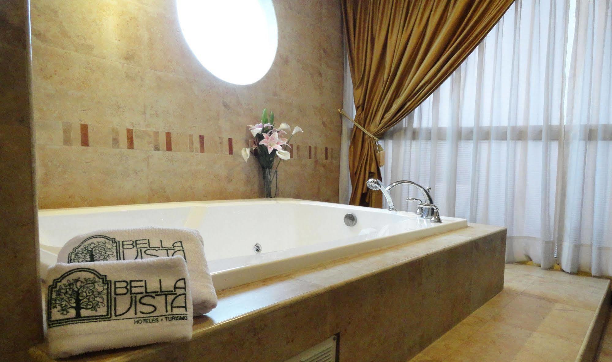 Hotel Suites Gonzalez Suarez Quito Buitenkant foto