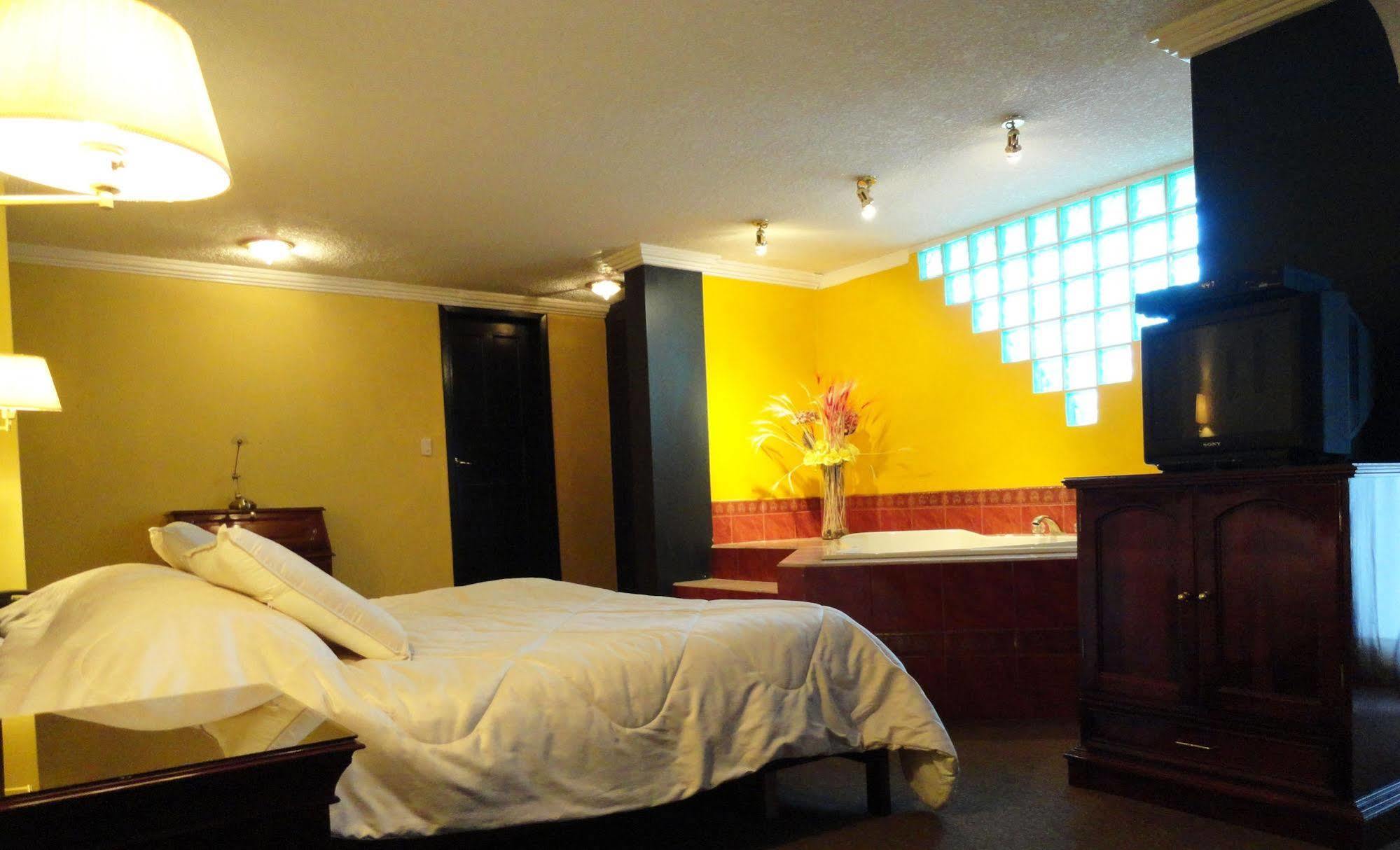 Hotel Suites Gonzalez Suarez Quito Buitenkant foto
